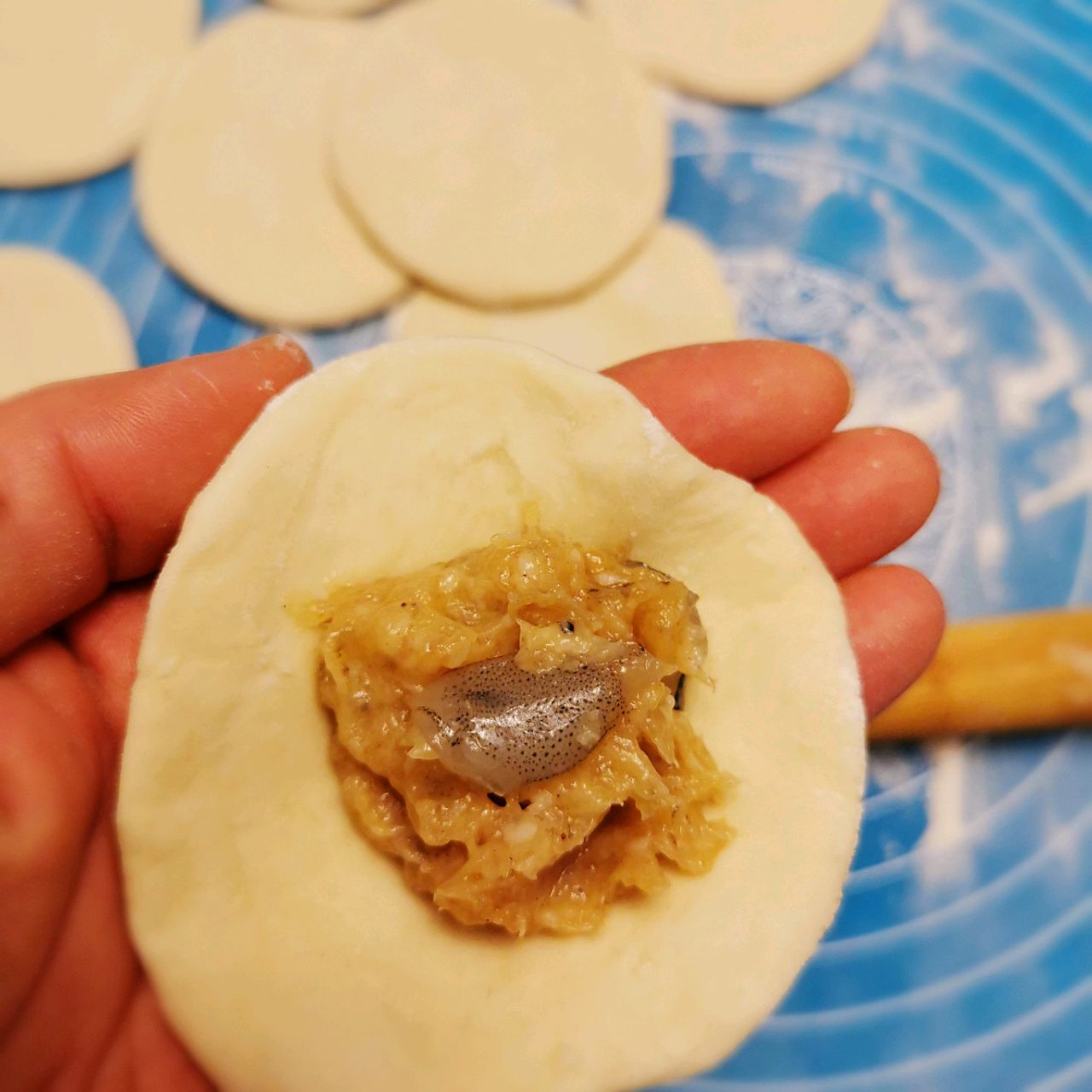 鲜虾生煎包子