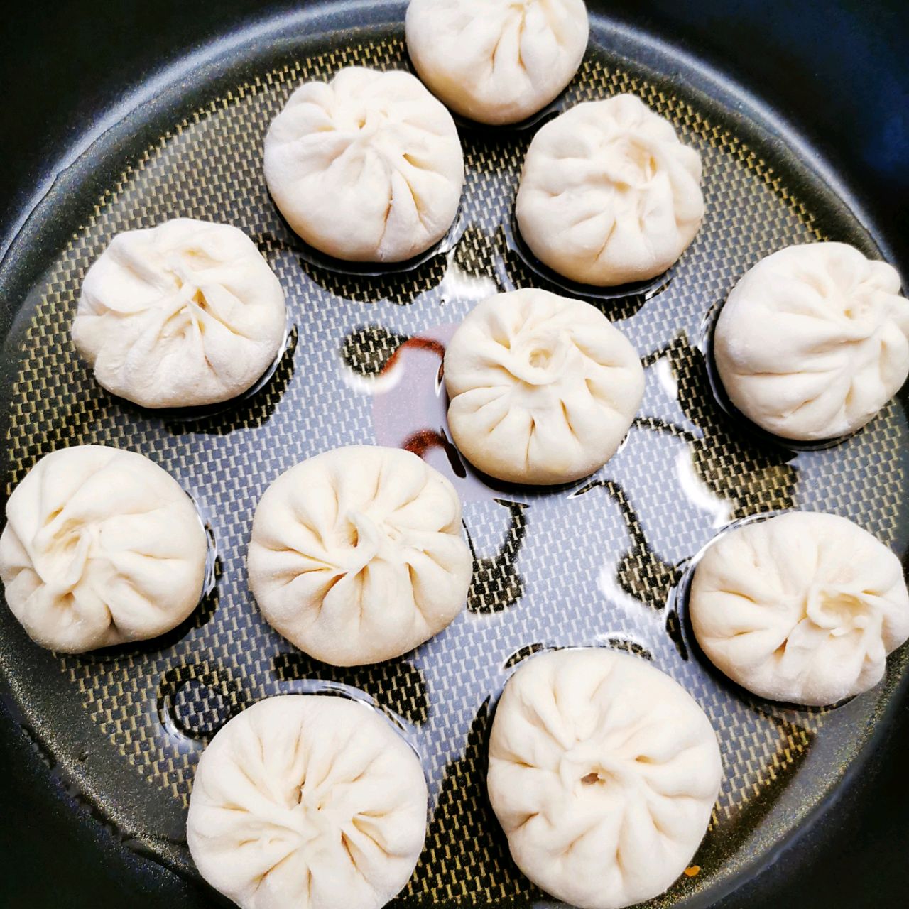 鲜虾生煎包子