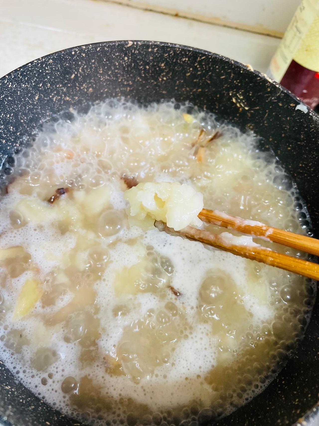 鲜虾香菇疙瘩汤