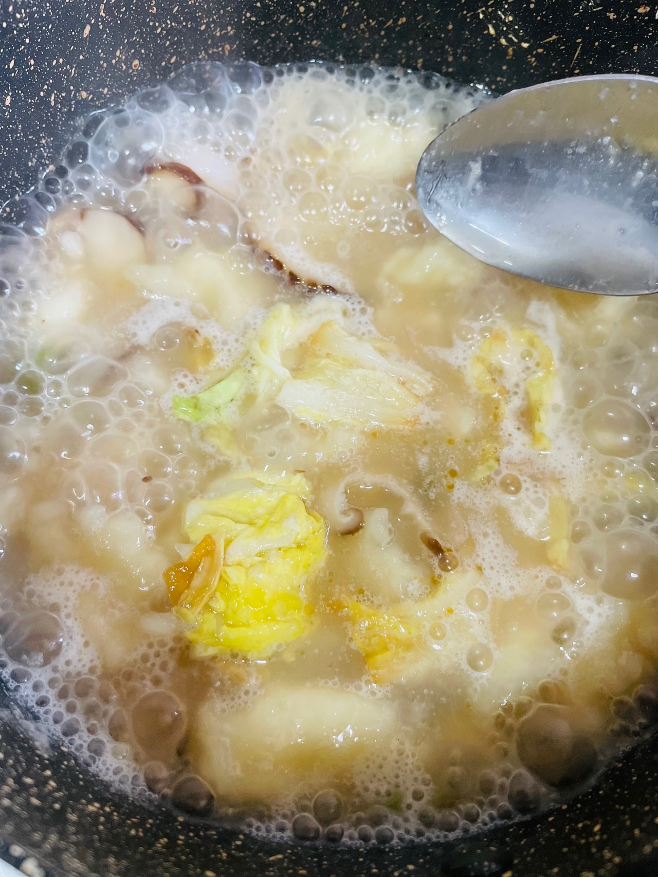 鲜虾香菇疙瘩汤