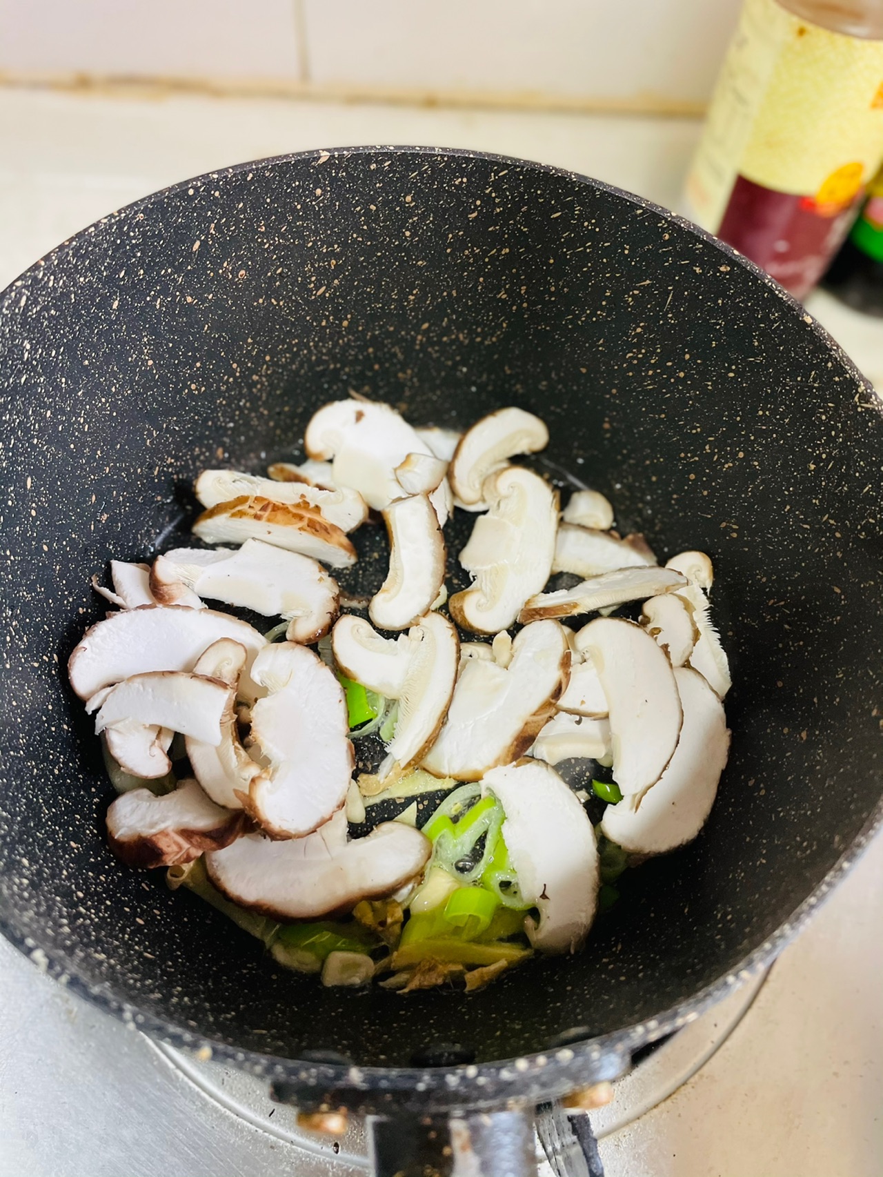 鲜虾香菇疙瘩汤