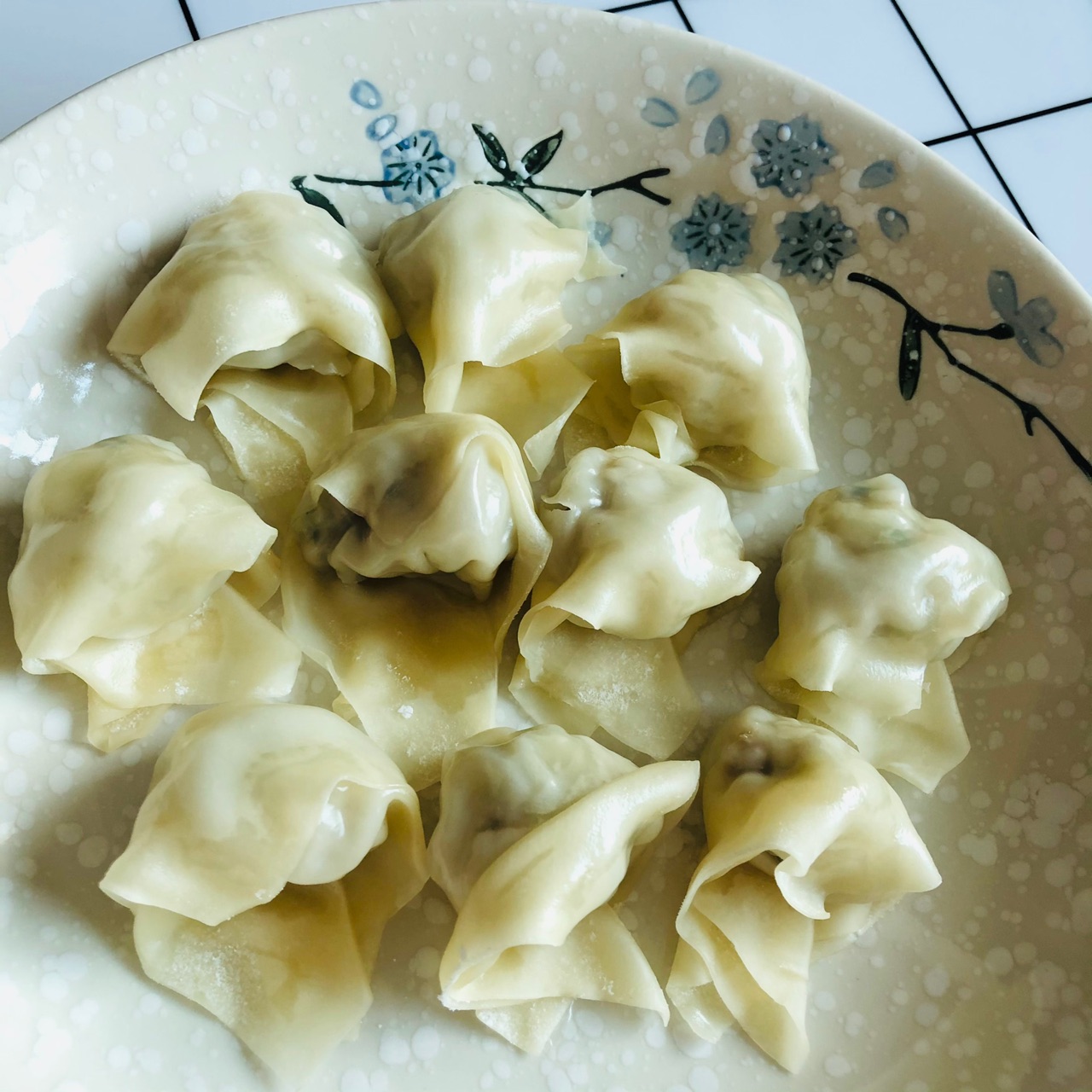 鲜虾香菇肉饺