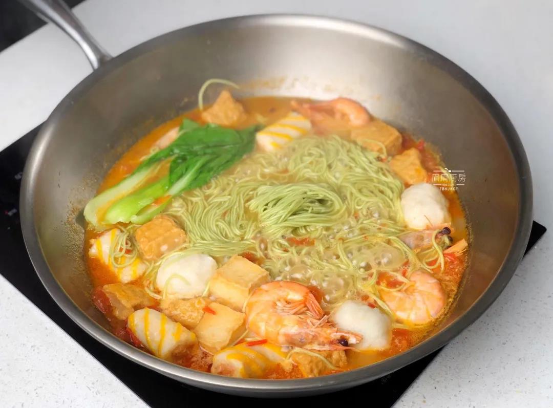 鲜虾鱼丸仙草面