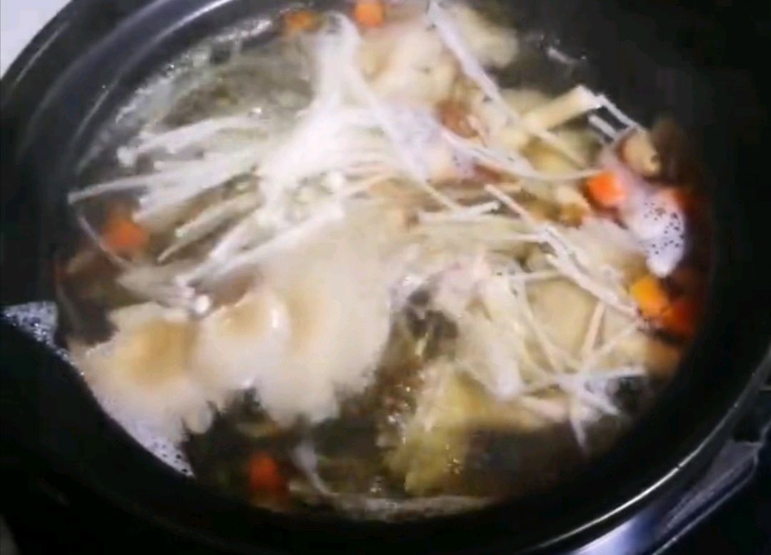 鲜虾杂菇汤