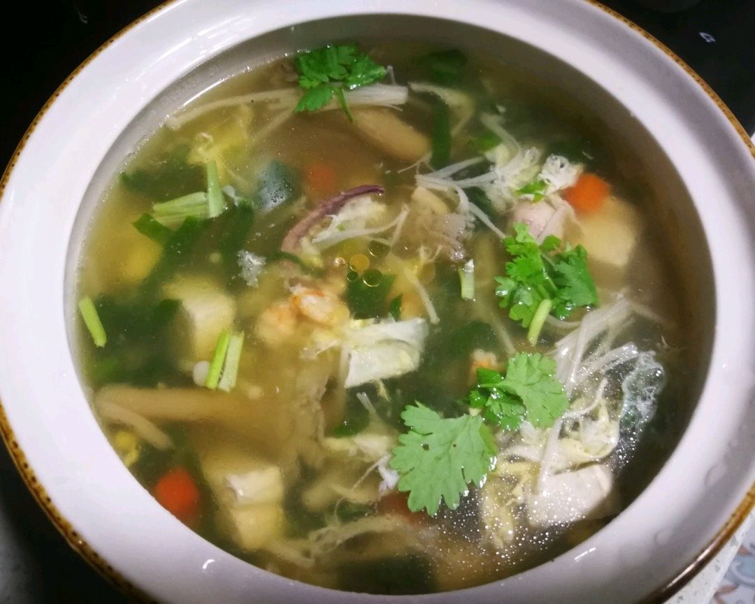鲜虾杂菇汤
