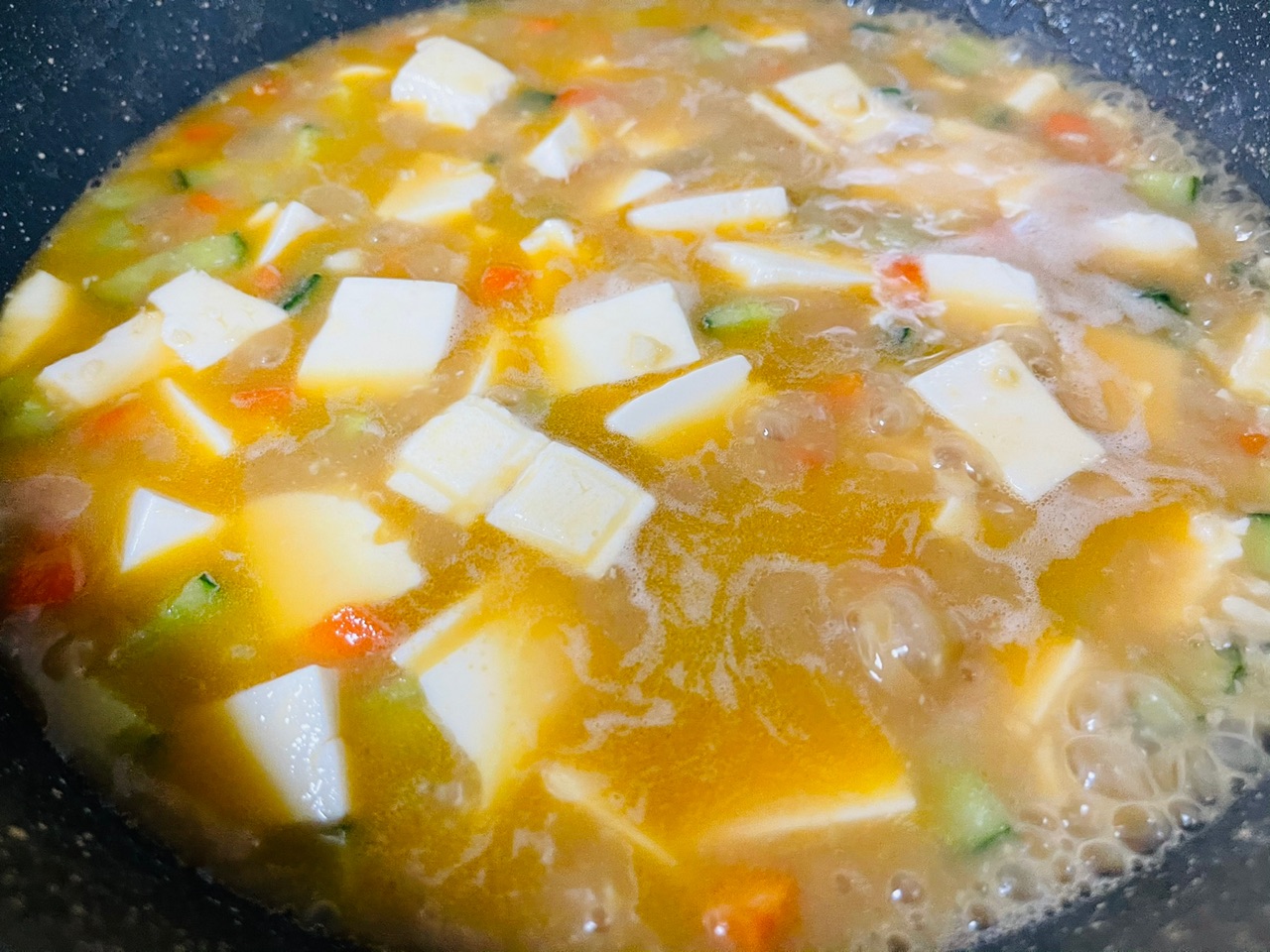 咸鲜可口的咸蛋黄豆腐羹