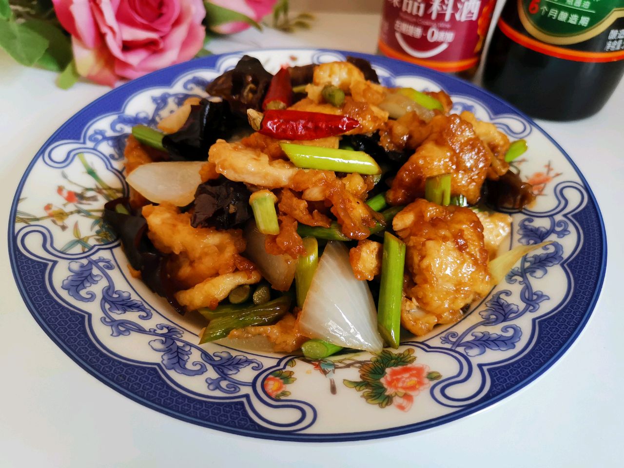 咸鲜微酸、外软里嫩过油肉