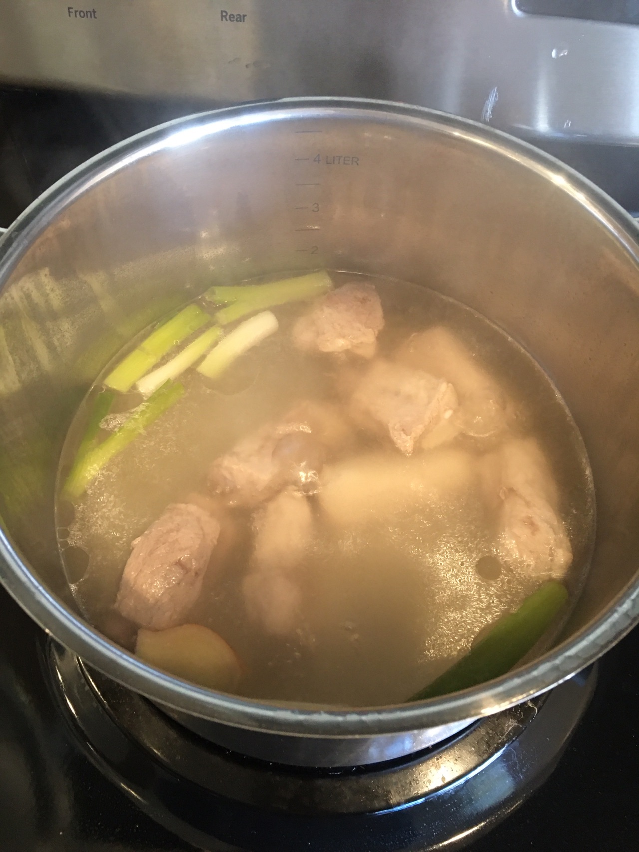 鲜香的海带豆腐排骨汤