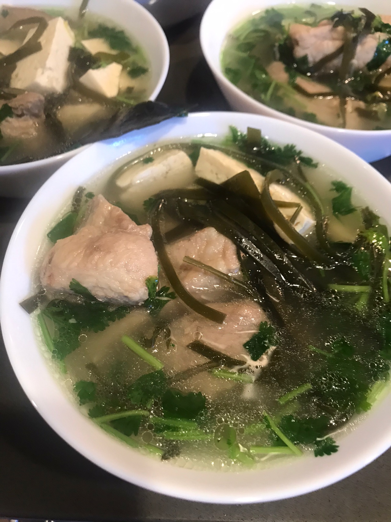 鲜香的海带豆腐排骨汤