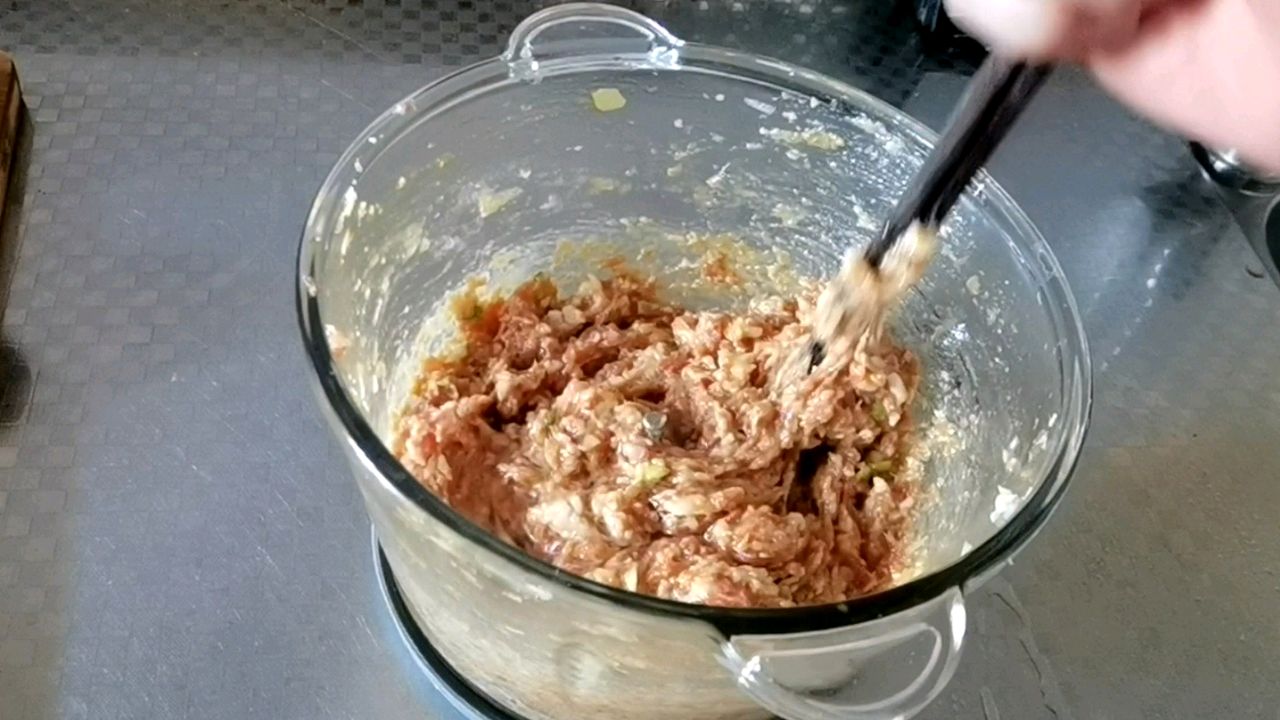 鲜香多汁的香菇猪肉馄饨