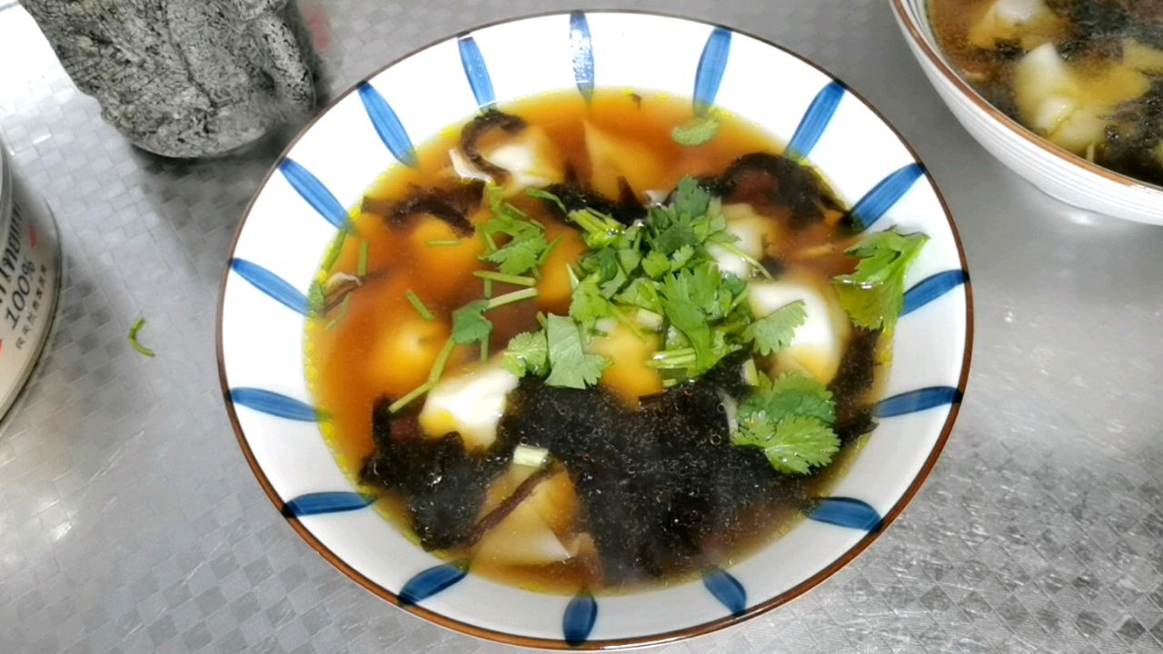 鲜香多汁的香菇猪肉馄饨
