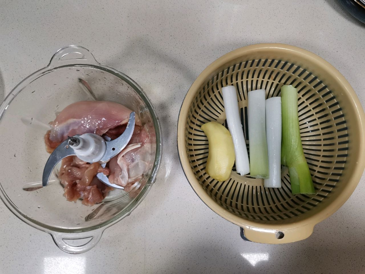 鲜香多汁  鸡肉胡萝卜煎饺