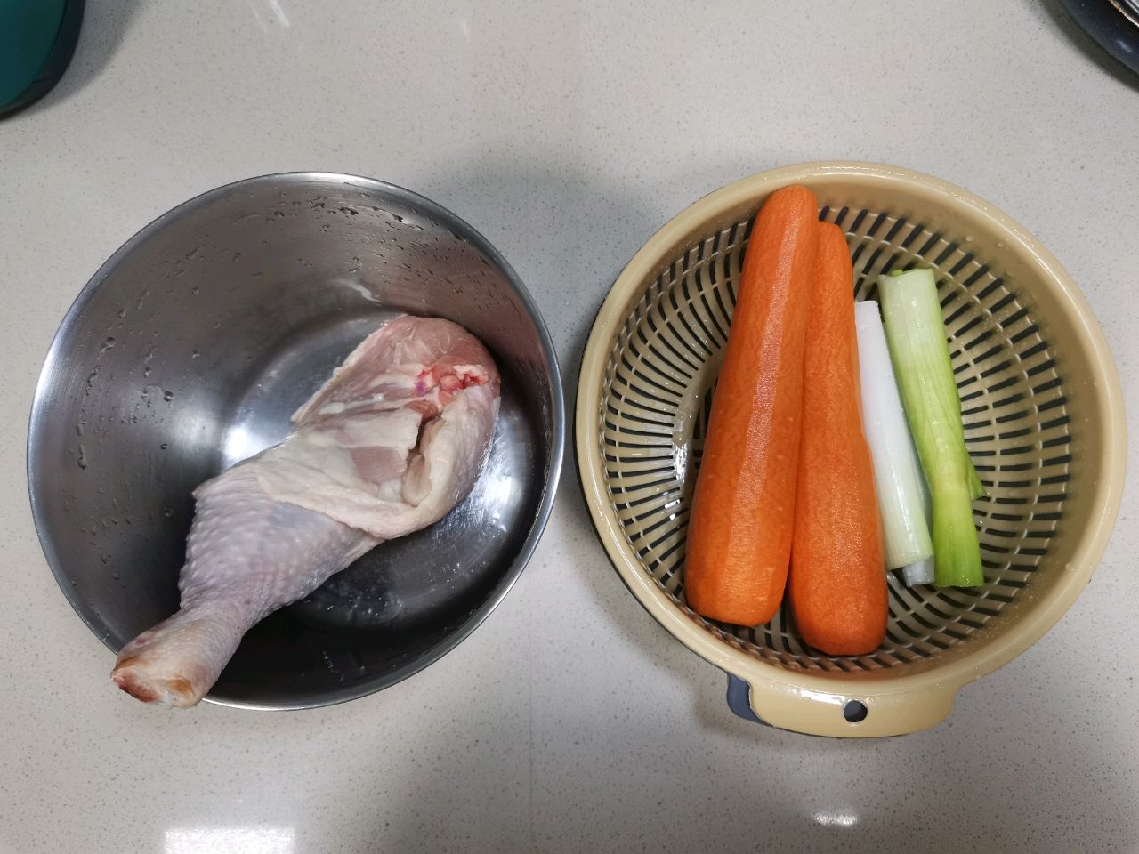 鲜香多汁  鸡肉胡萝卜煎饺