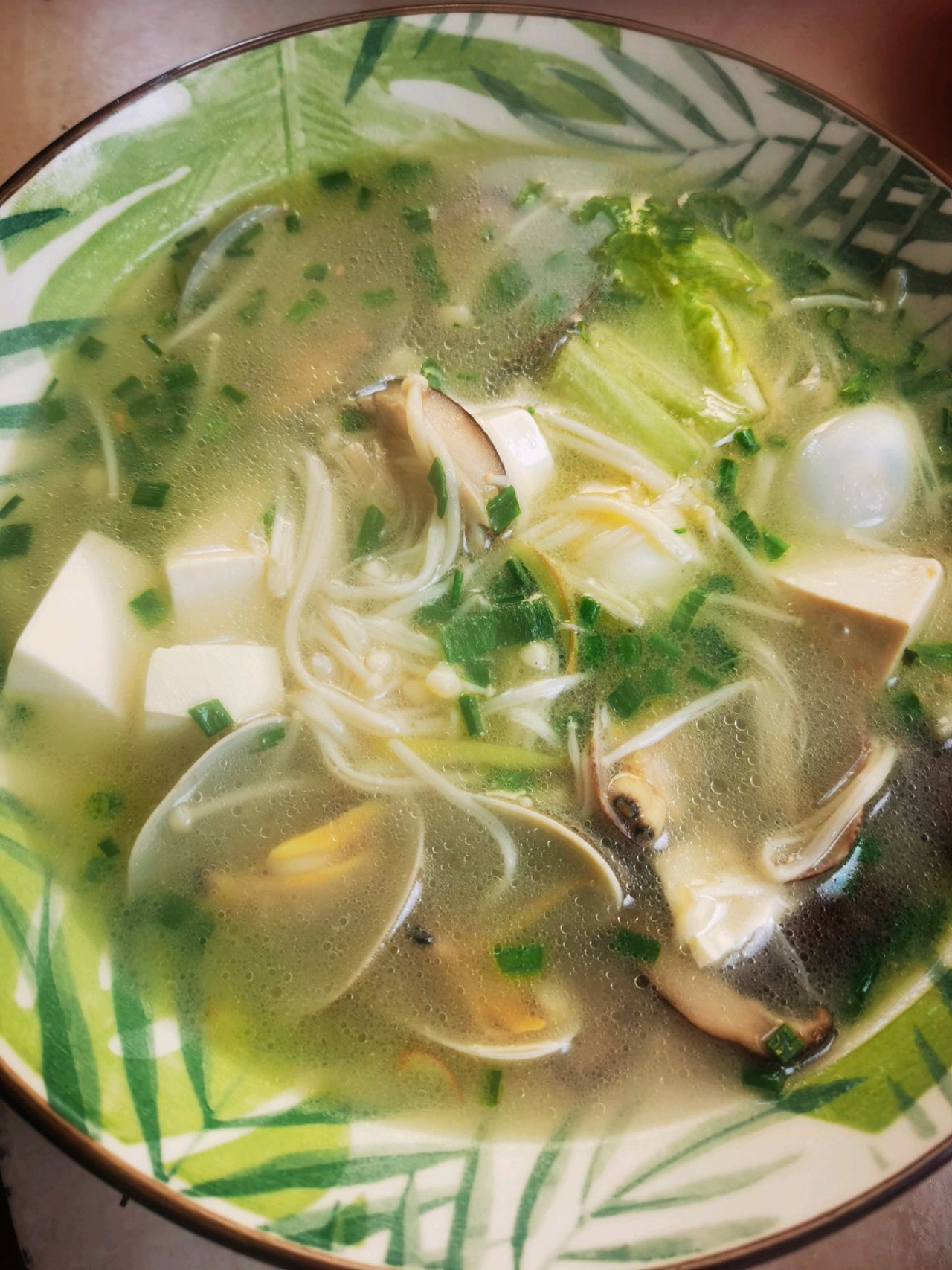 鲜香花蛤嫩豆腐汤
