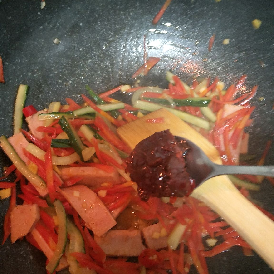 鲜香开胃~胡萝卜嘎嘣午餐肉