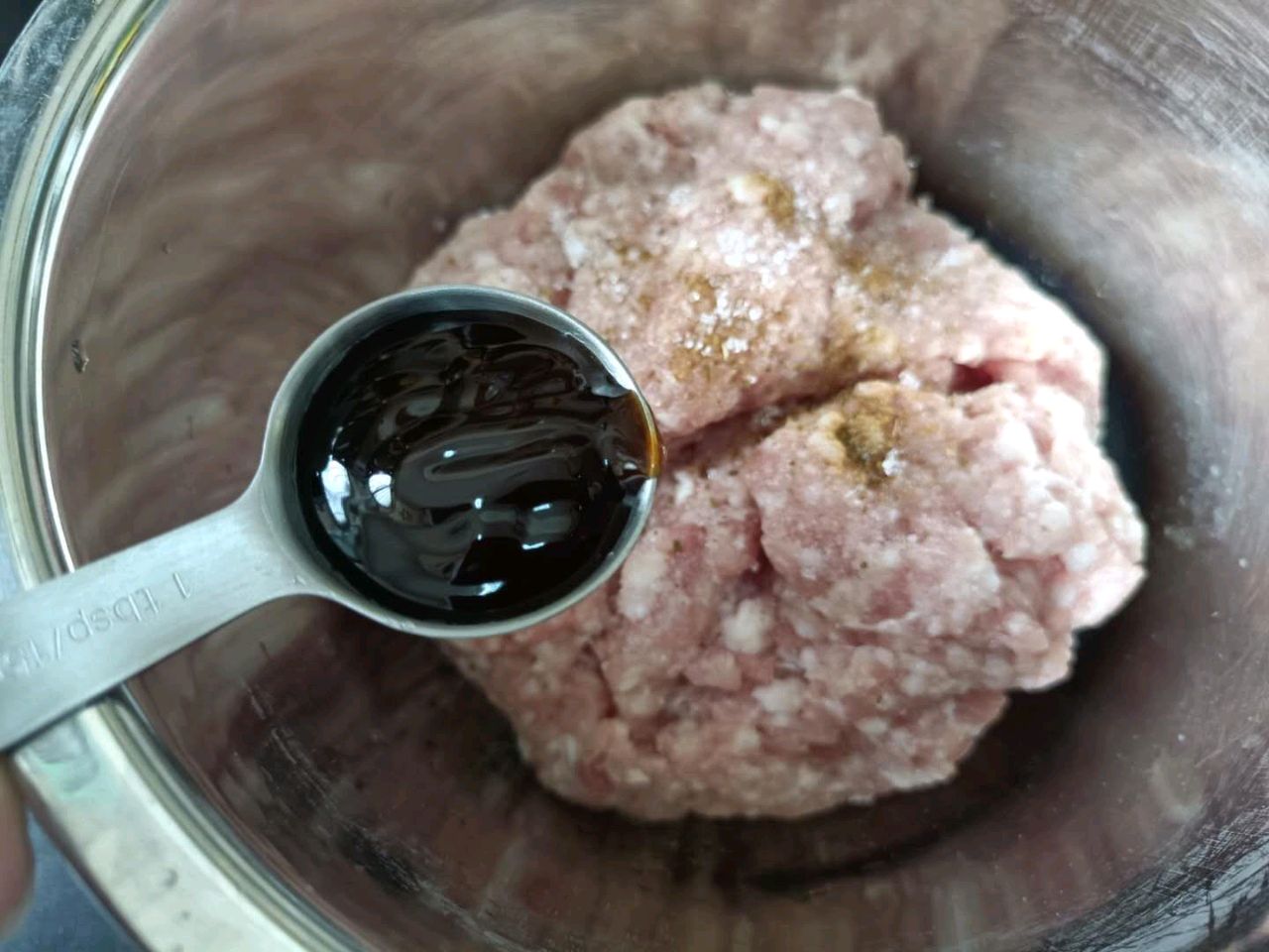 鲜香木耳肉包