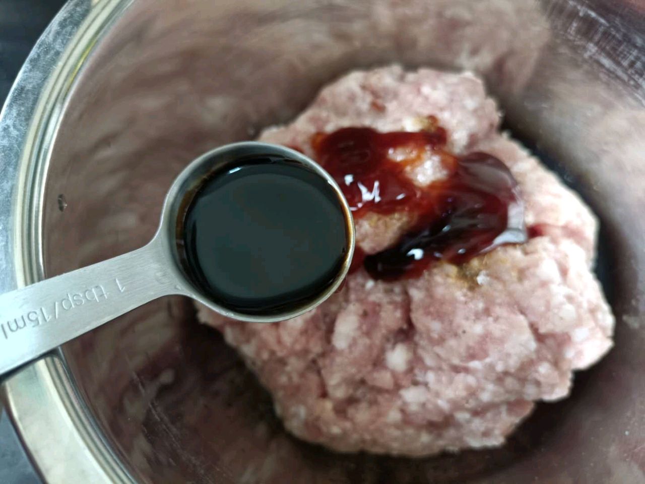 鲜香木耳肉包