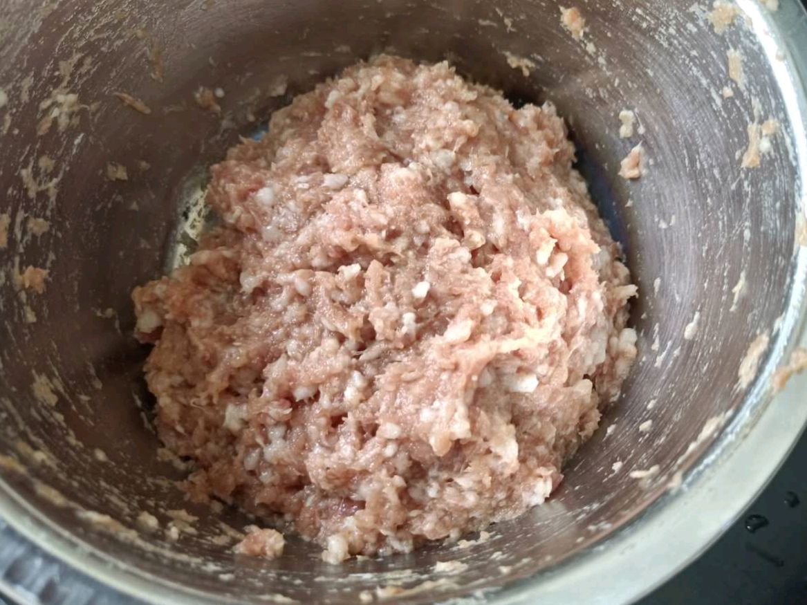 鲜香木耳肉包