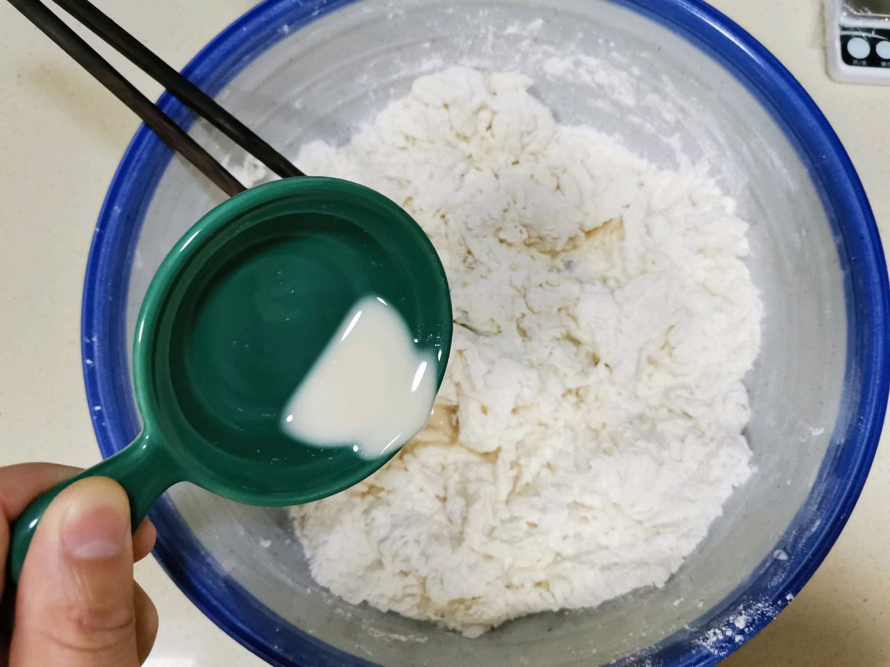 鲜香吮指 牛肉青萝卜生煎包