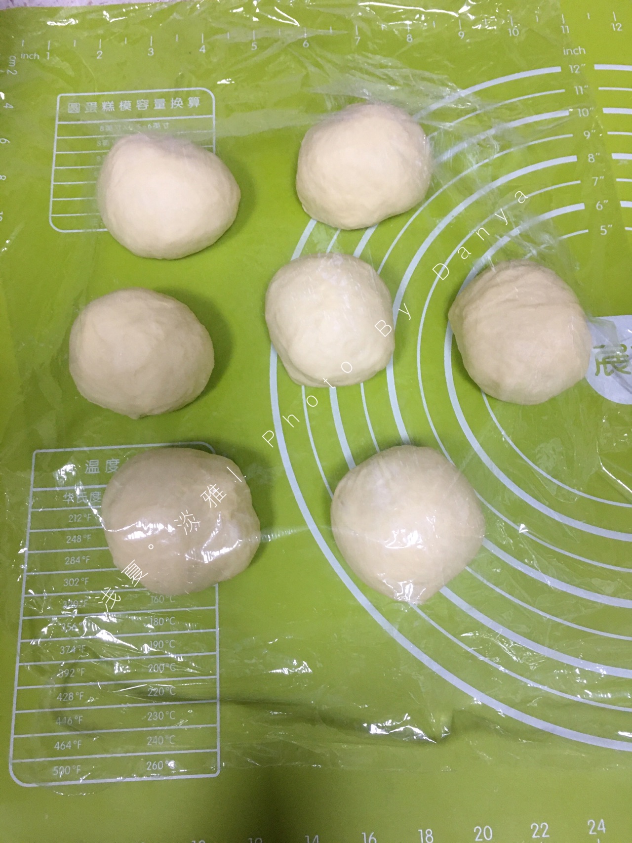 咸香松软火腿肉松面包