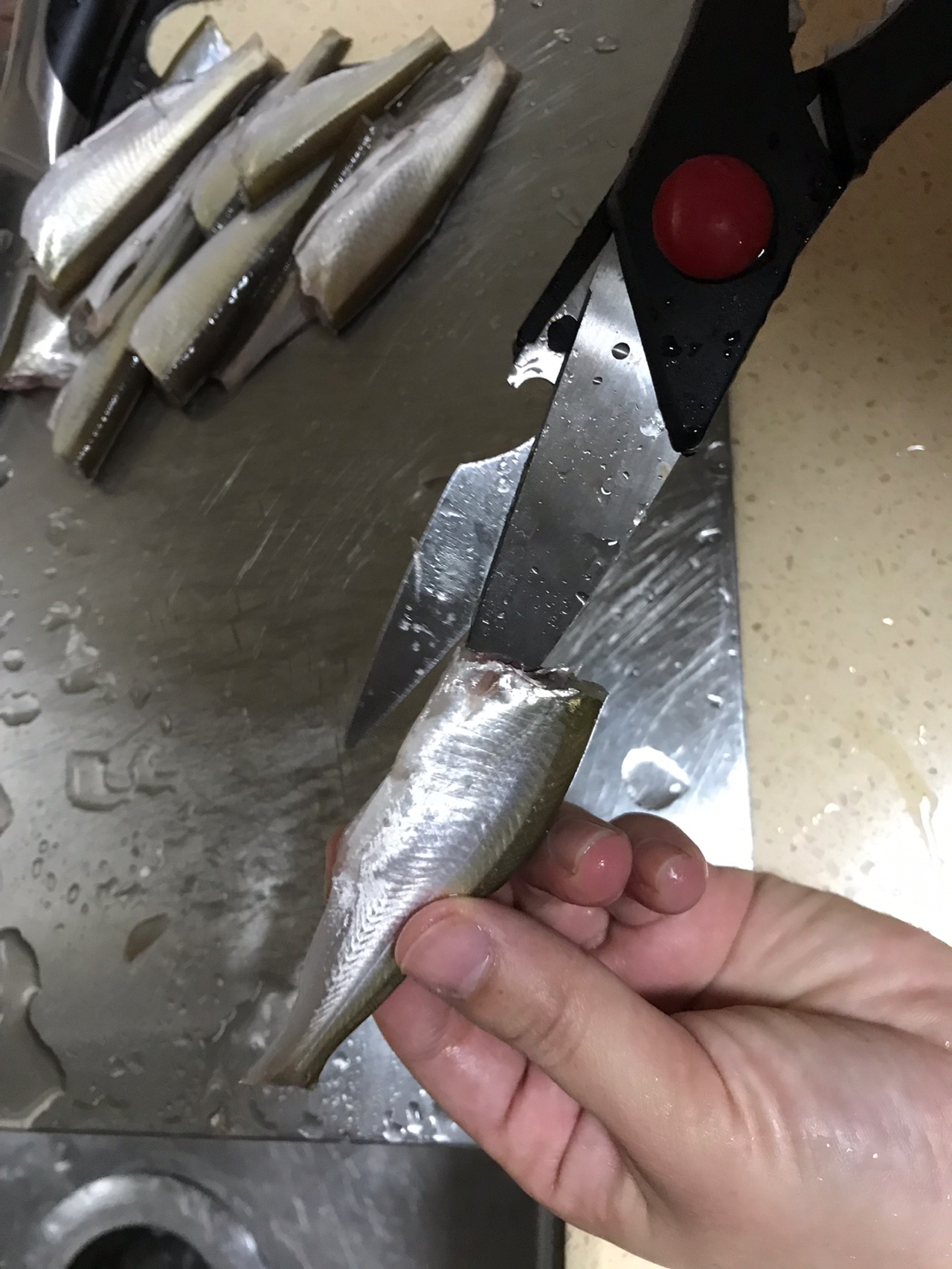 鲜香油煎小河鱼