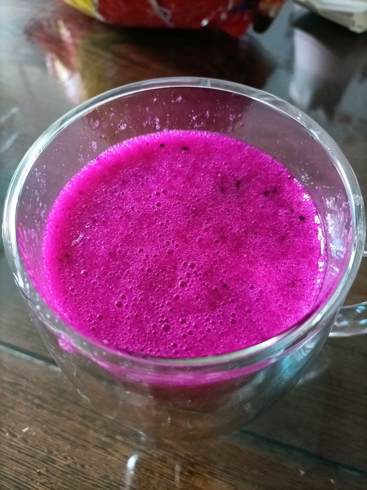 鲜榨火龙果汁