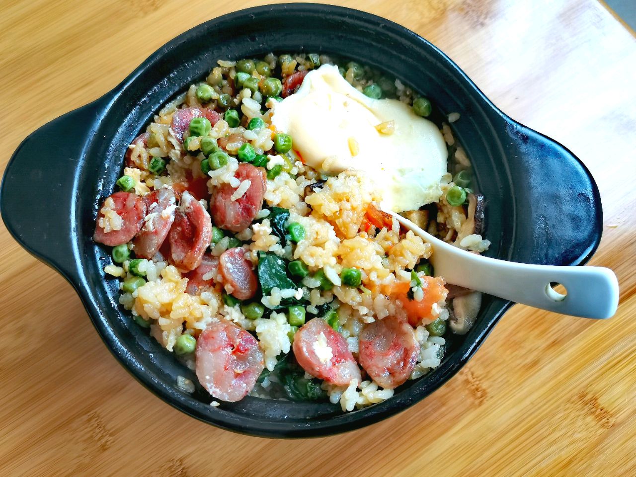 香肠煲仔饭