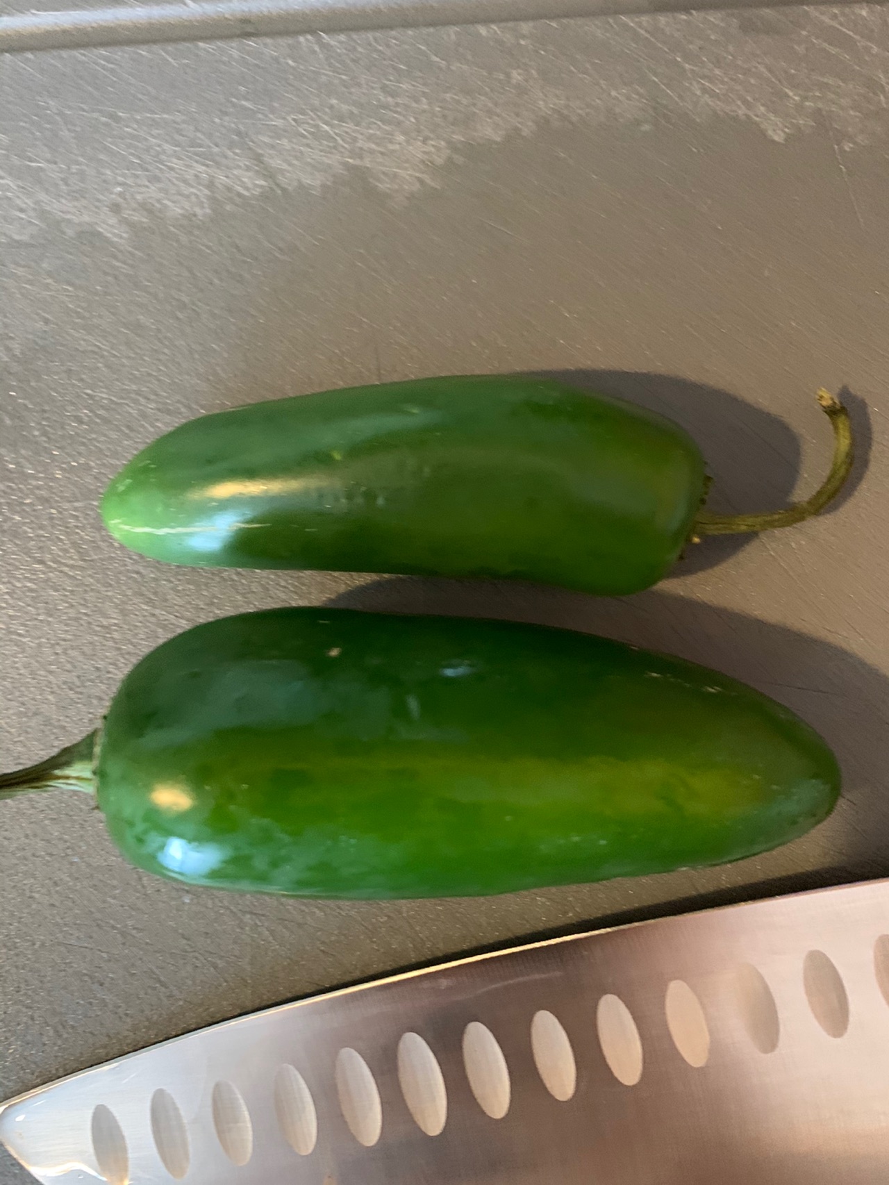 香肠炒卷心菜绿辣椒