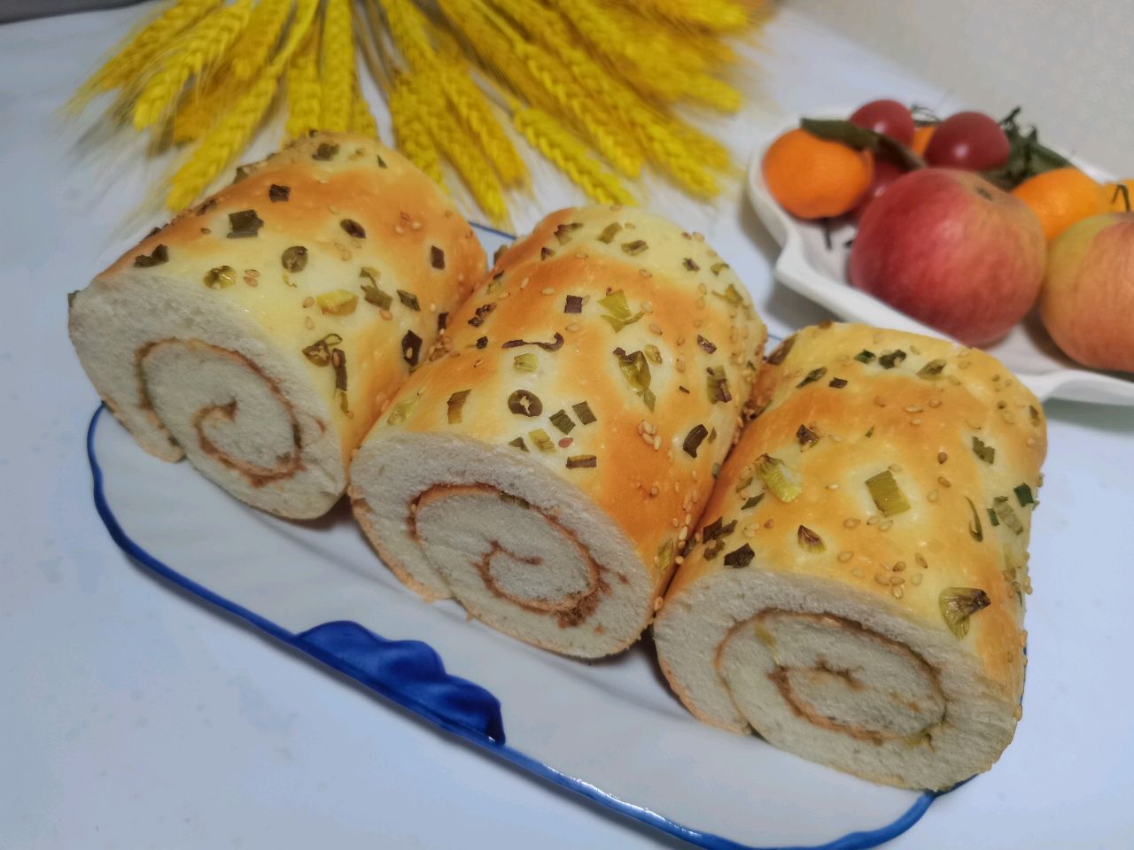 香葱肉松面包卷