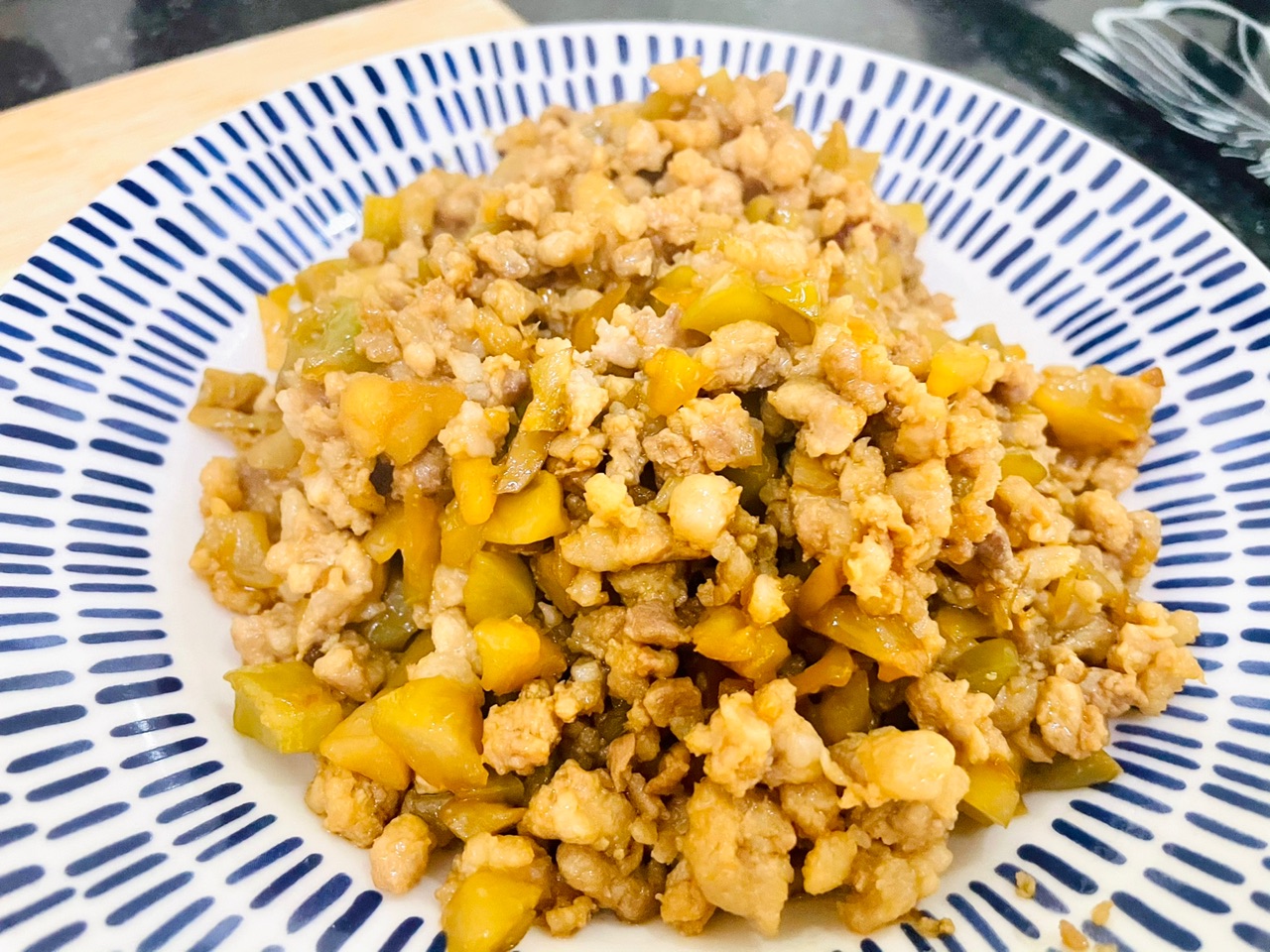 香脆薄的榨菜肉饼