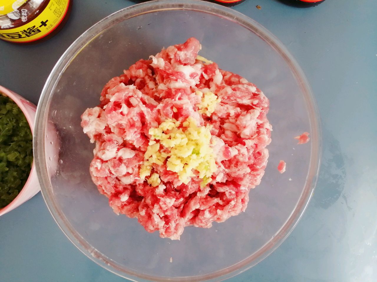 香脆猪肉芹菜锅贴