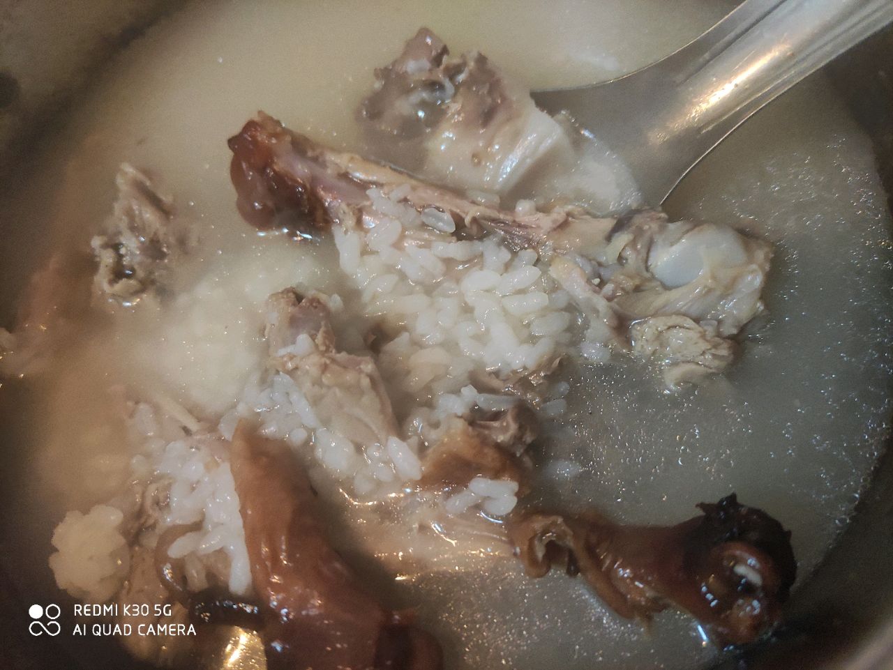 香到没朋友的鸭架泡饭