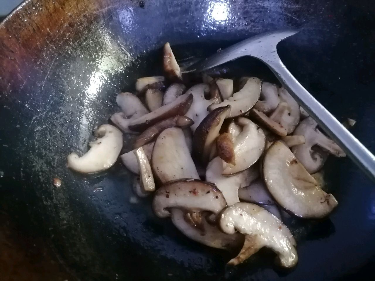 香菇炒香肠