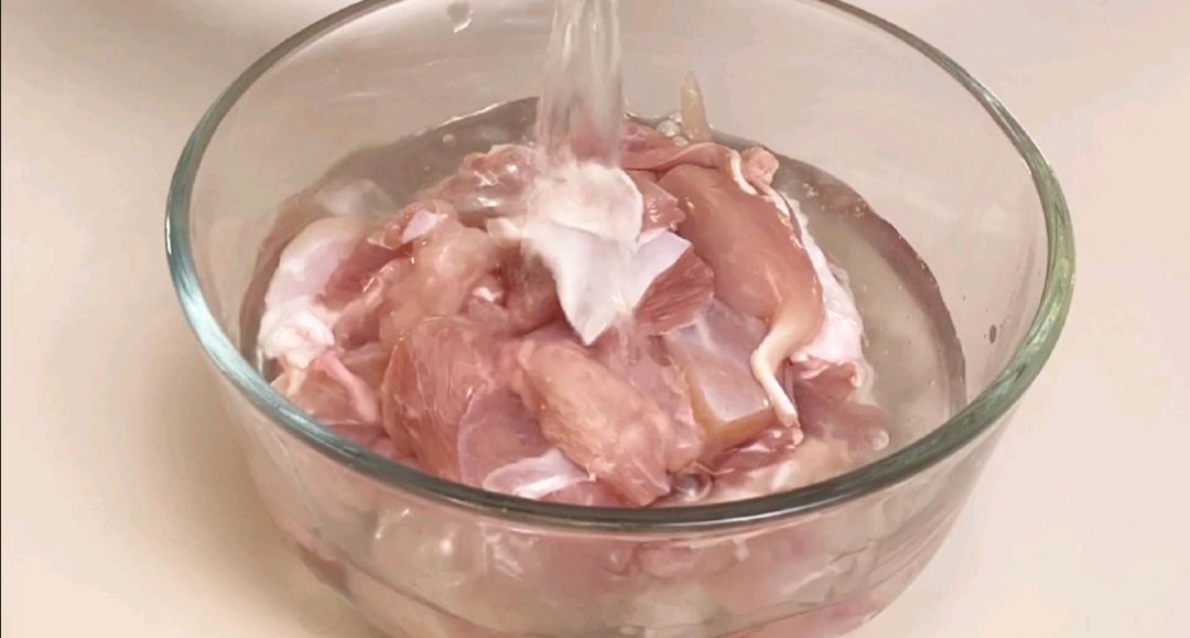 香菇滑鸡丨鲜嫩营养，简单美味