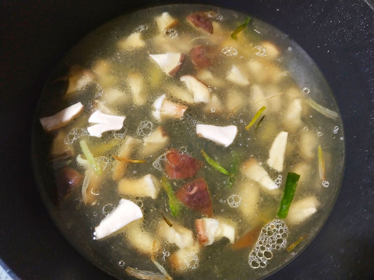 香菇鸡肉汤