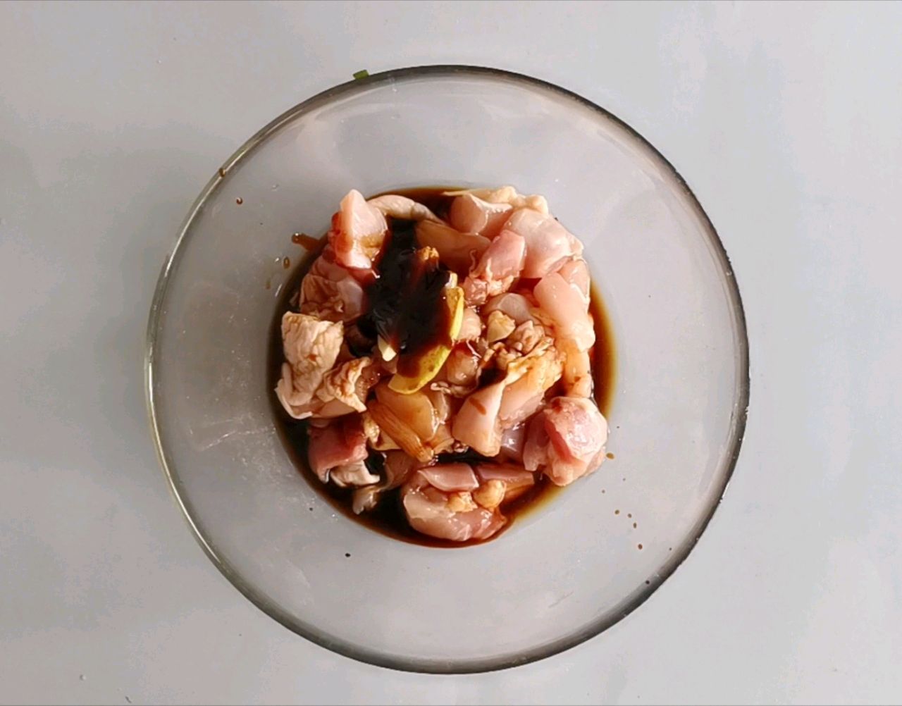 香菇鸡腿焖面