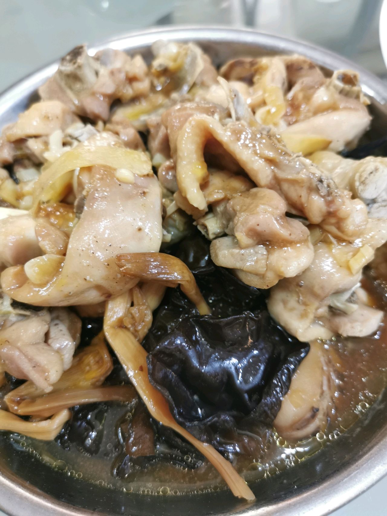 香菇木耳黄花菜蒸鸡