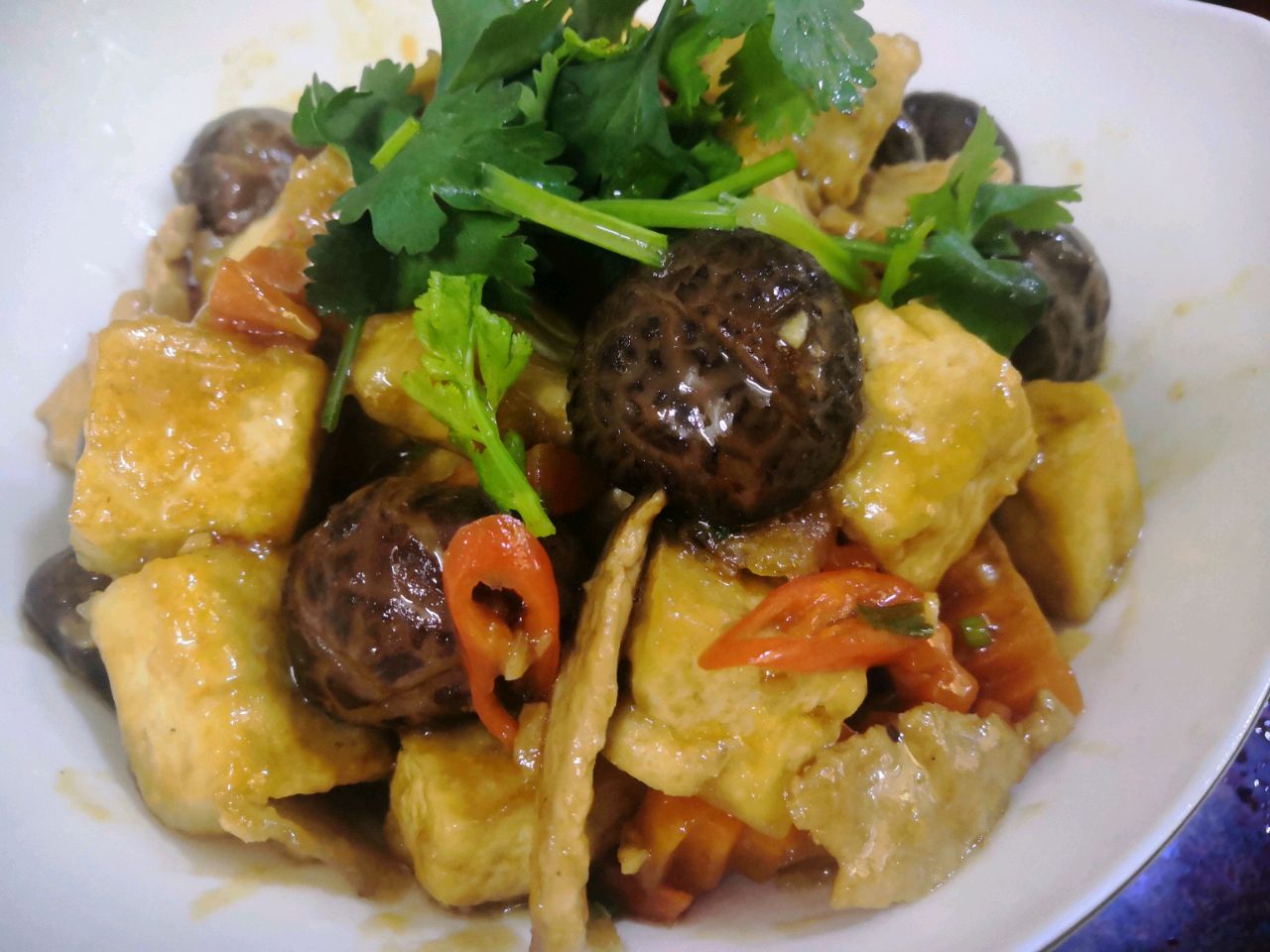香菇肉片豆腐煲