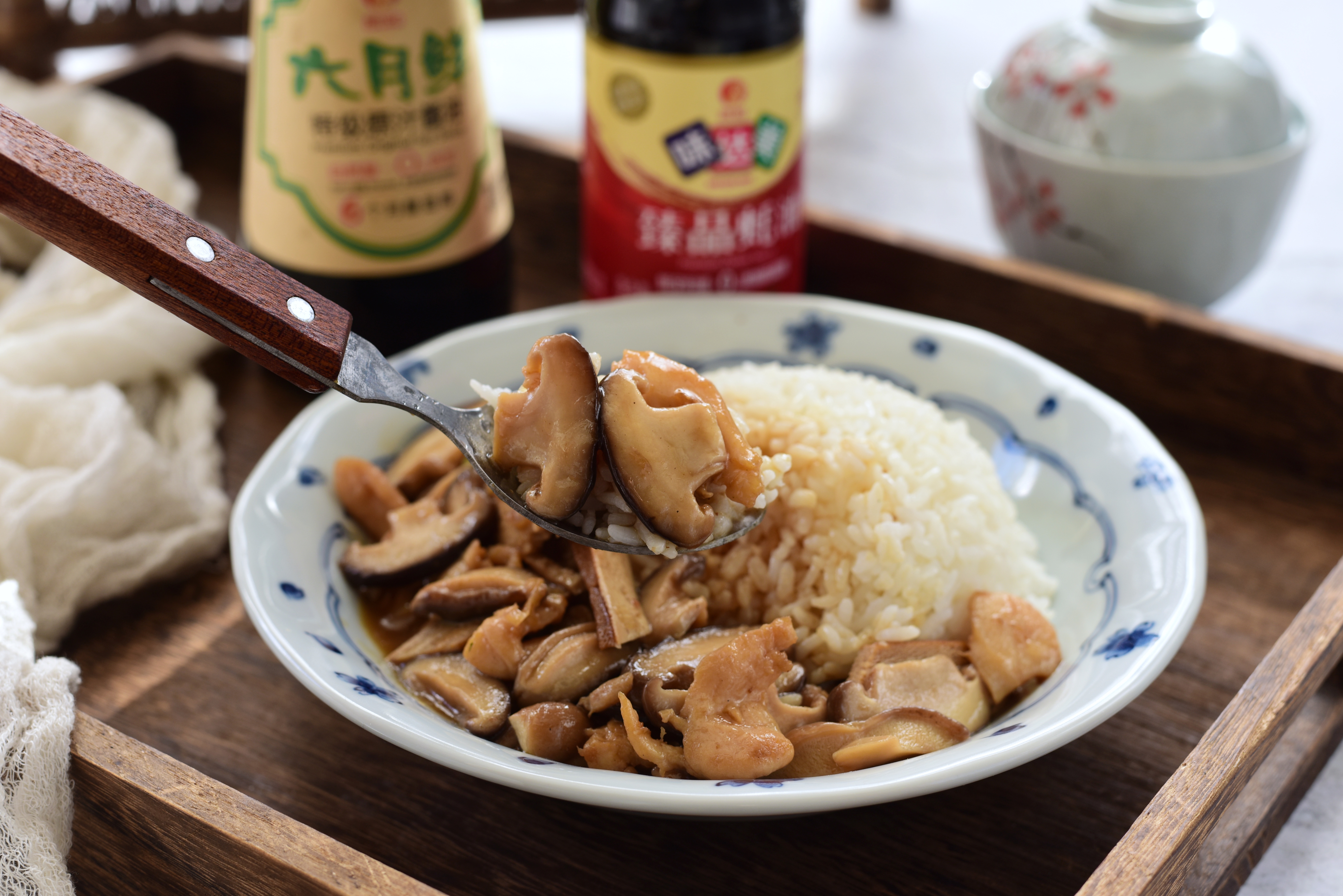 香菇香干鸡肉盖浇饭