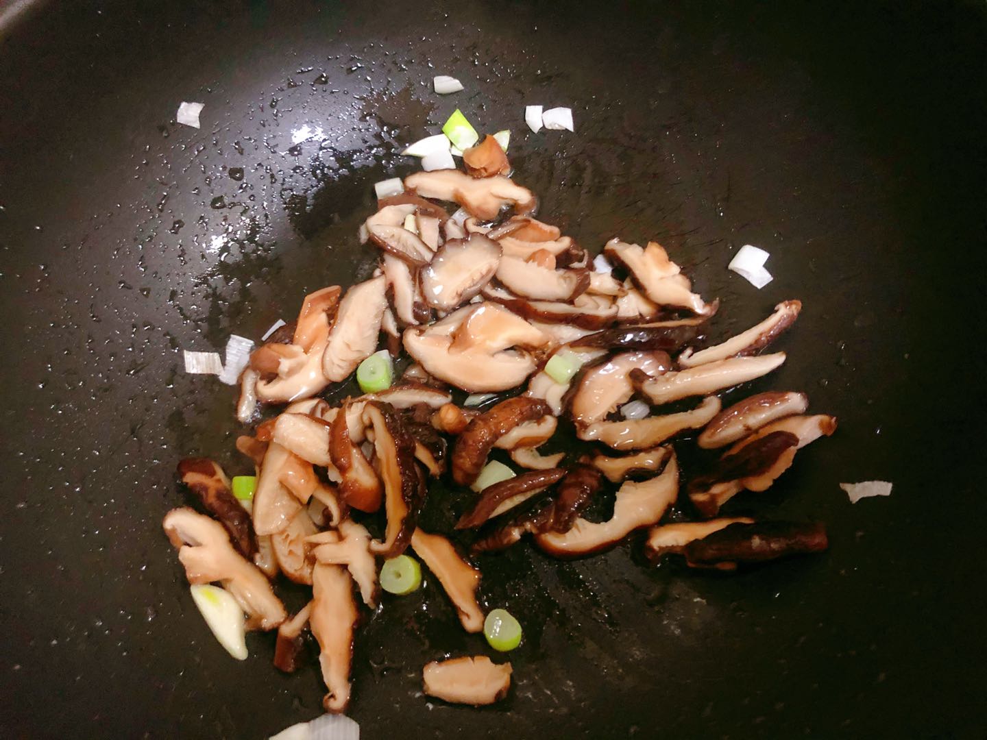 香菇油菜粉丝煲