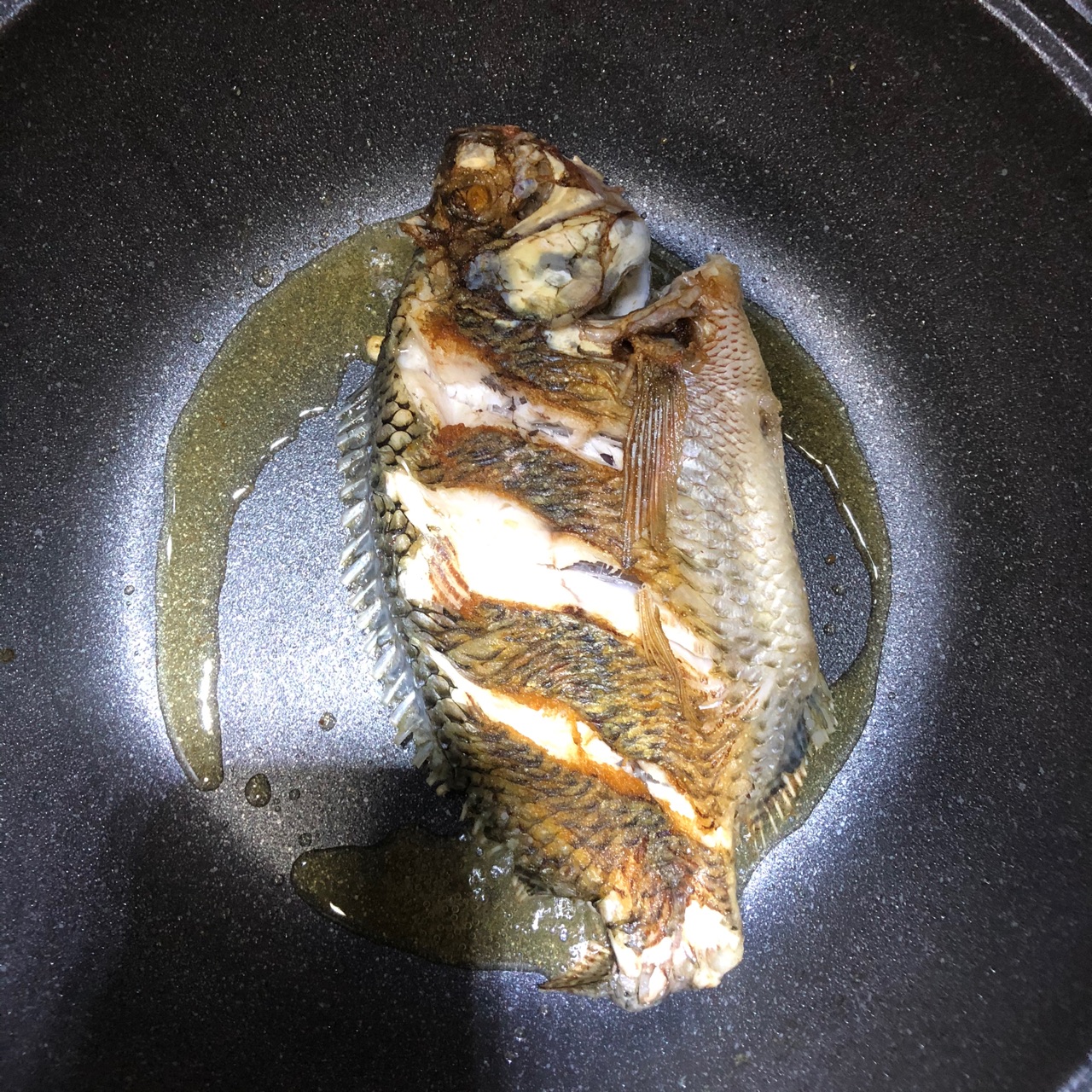 香煎鲫鱼