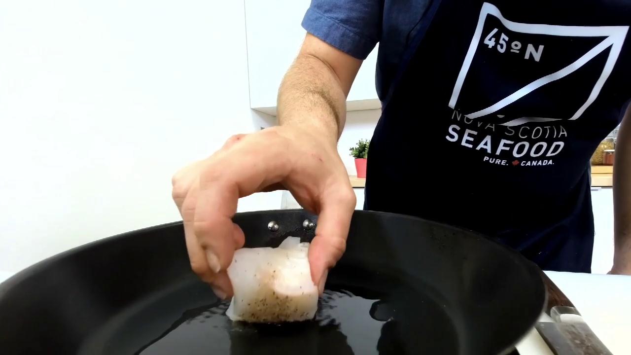 香煎加拿大大比目鱼排
