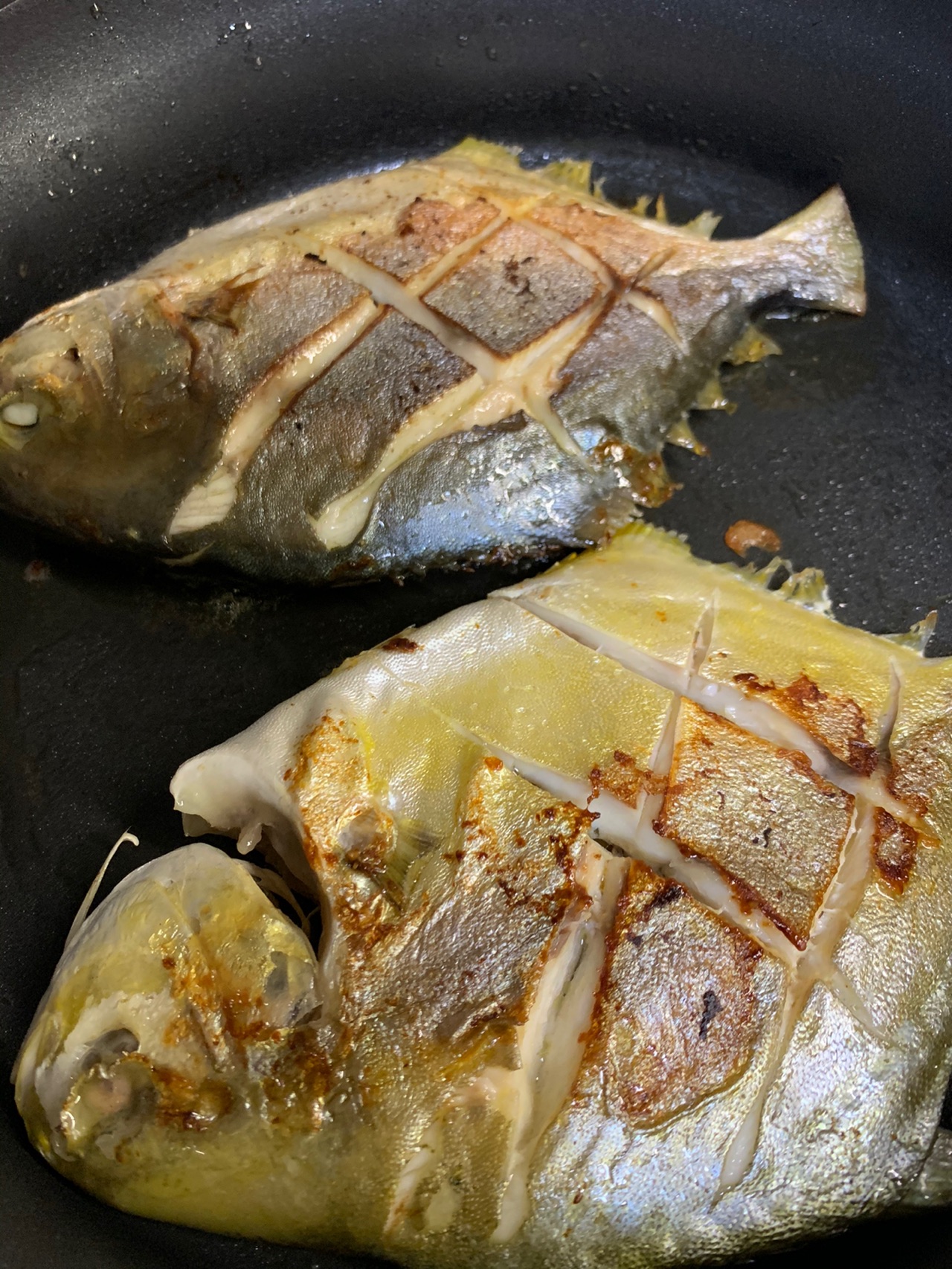 香煎金鲳鱼