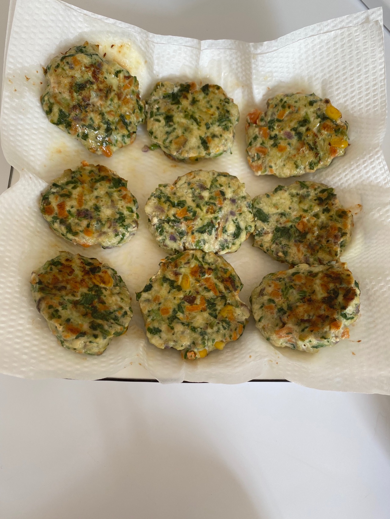 香煎蔬菜鸡肉饼