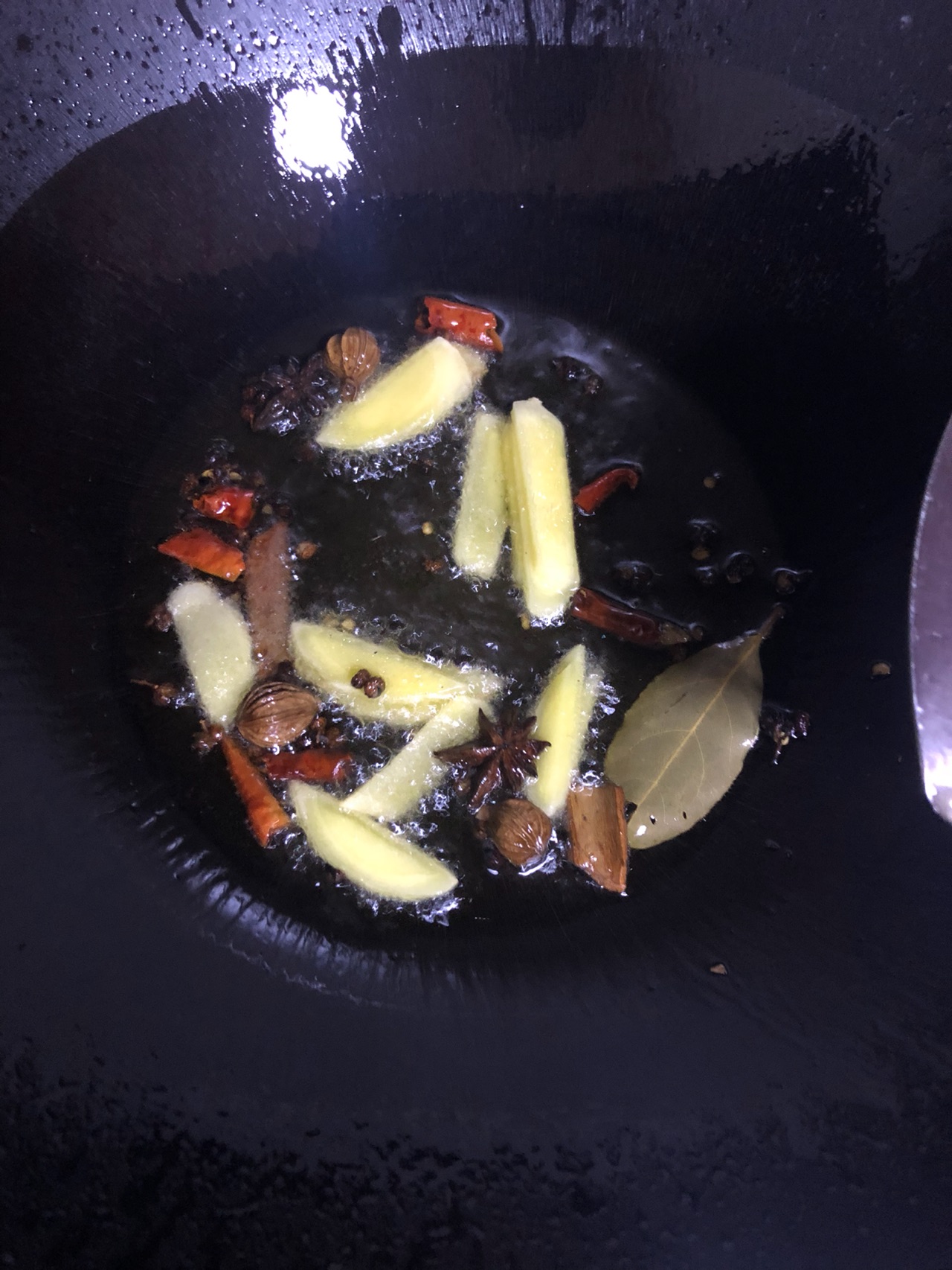 香辣鸡块烧土豆