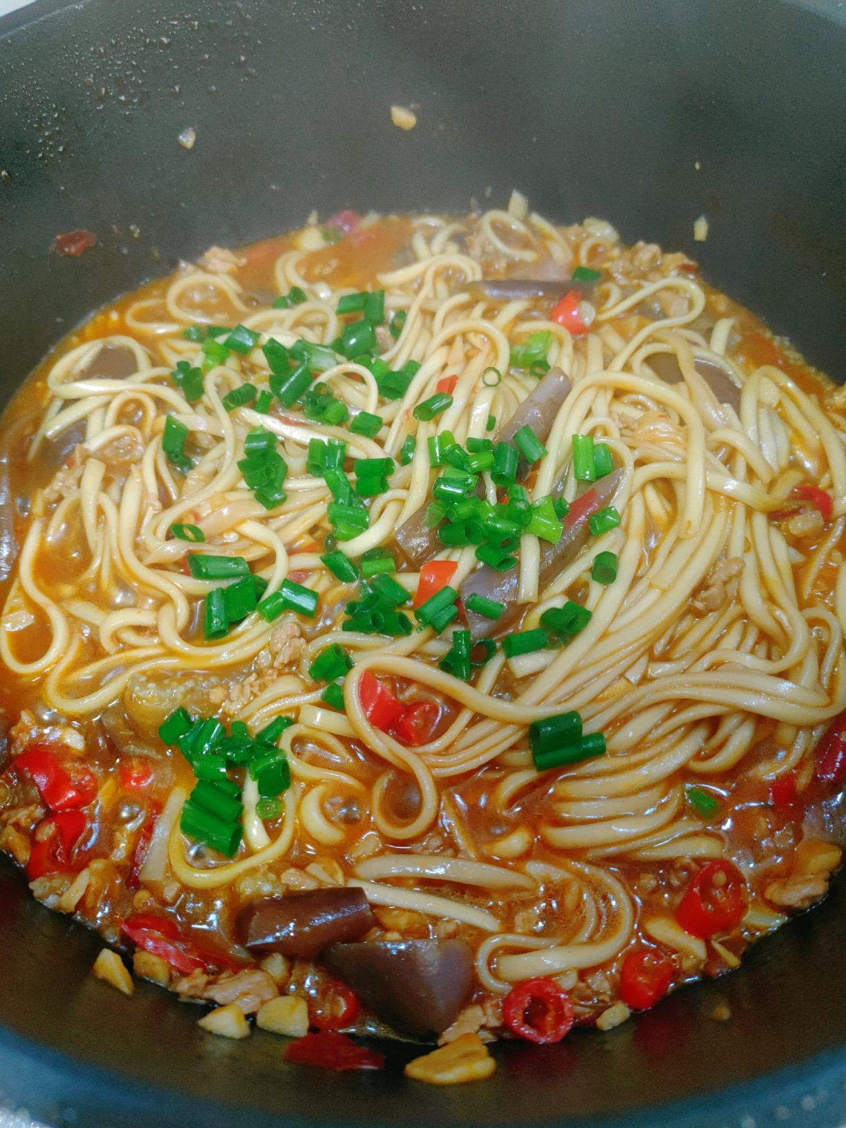 香辣肉沫茄子焖面