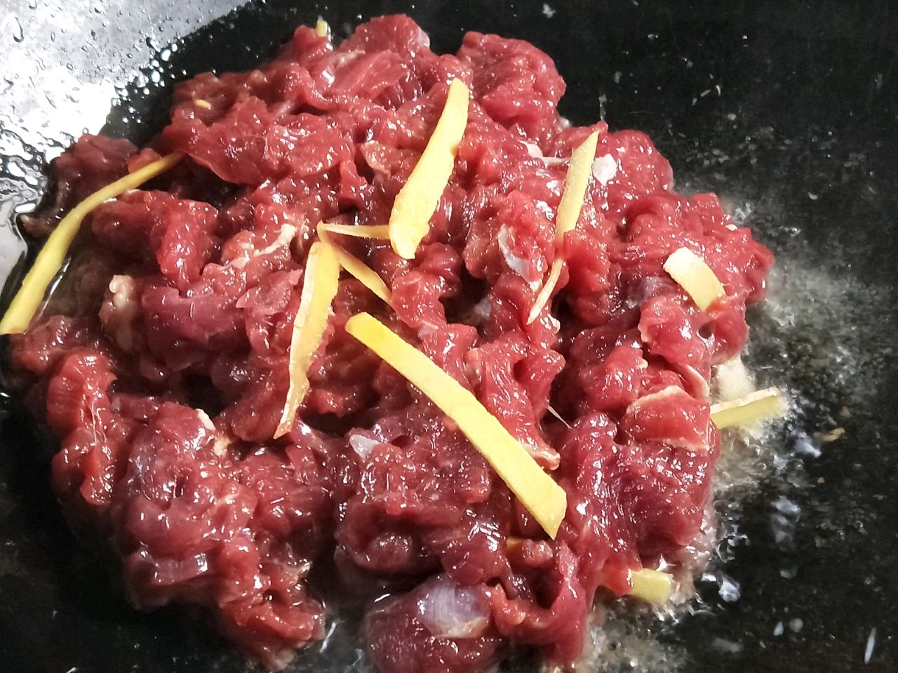香辣酸笋炒牛肉
