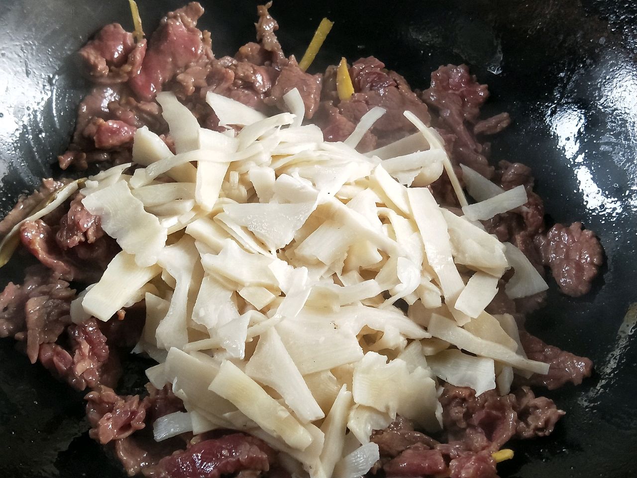 香辣酸笋炒牛肉