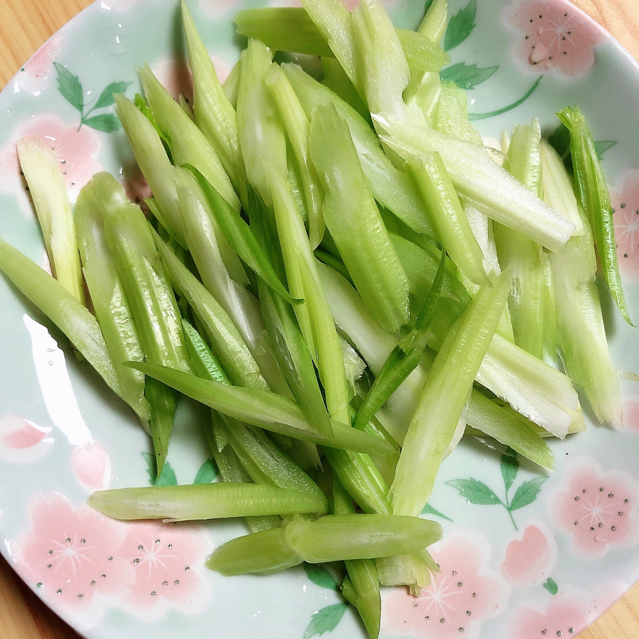 香辣西芹鱿鱼圈