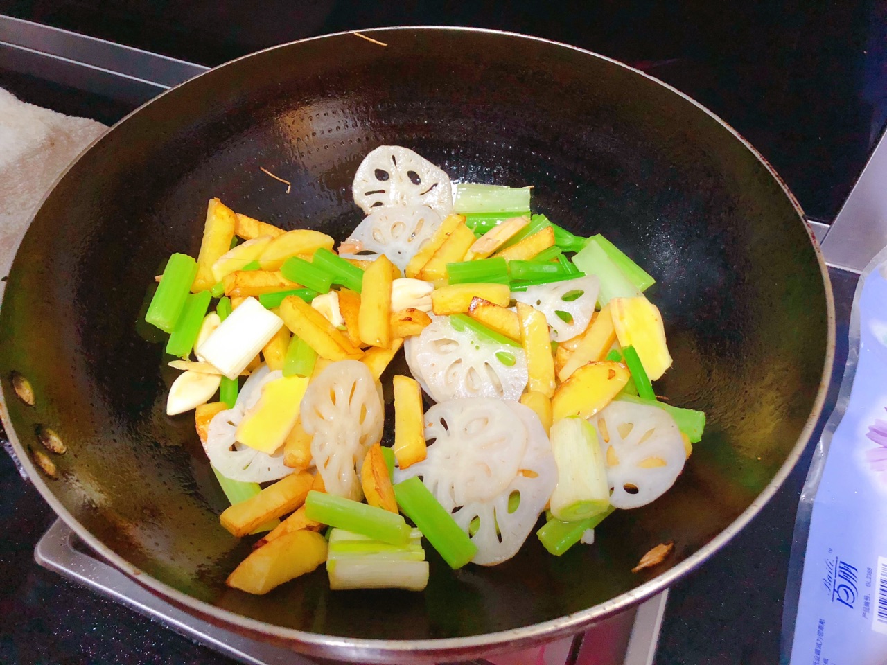 香辣虾火锅